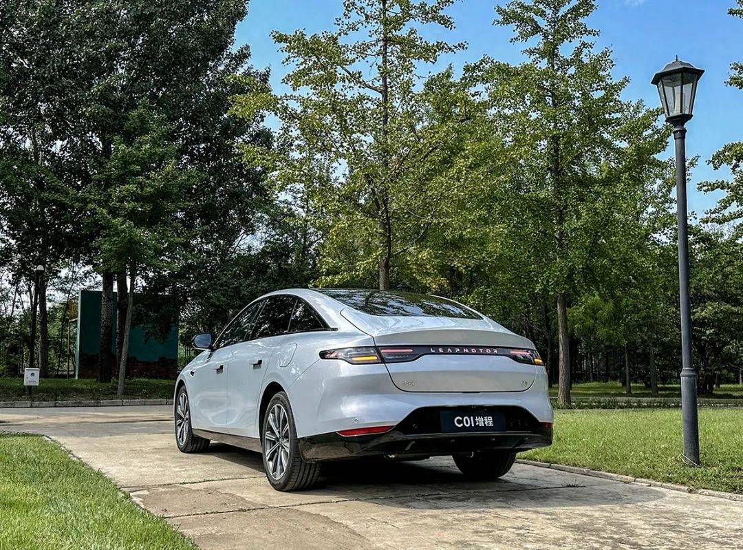 零跑汽车：深耕增程市场，开创合作新境界丨2023大事记