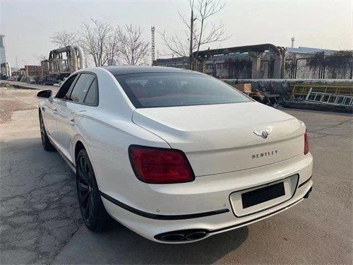 2023款宾利飞驰4.0V8低价促销 驾驭无限惊喜