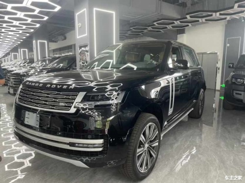 成都路虎揽胜行政3.0汽油价格最低127万起 欢迎到店试驾