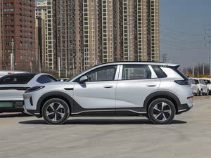 成都超霸美版目前售价65万起 欢迎试乘试驾