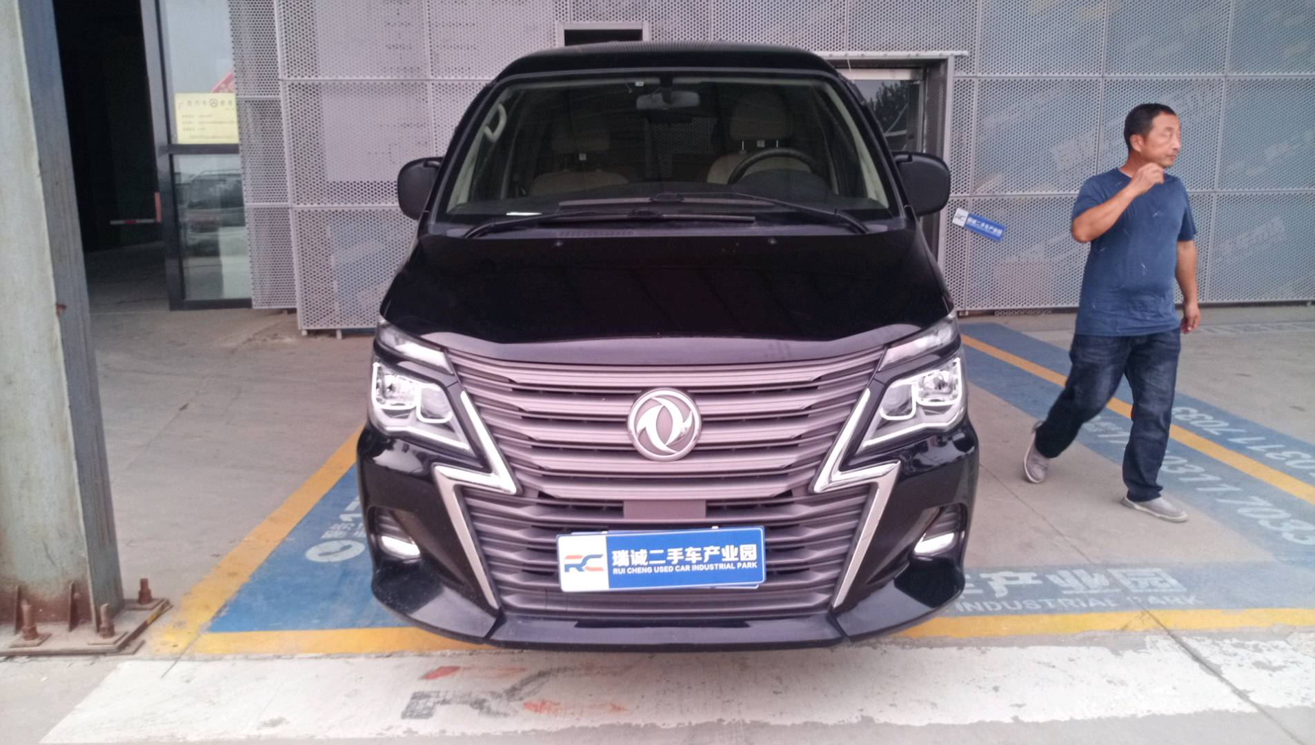 成都瑞虎8降3.00万 最低仅售7.99万