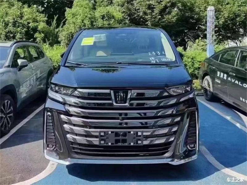成都威尔法价格最低90万起 欢迎试乘试驾